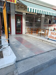 Bride and Sister-in-Law Hand in Hand (Ankara Province, 969th Street, 25B), restaurante