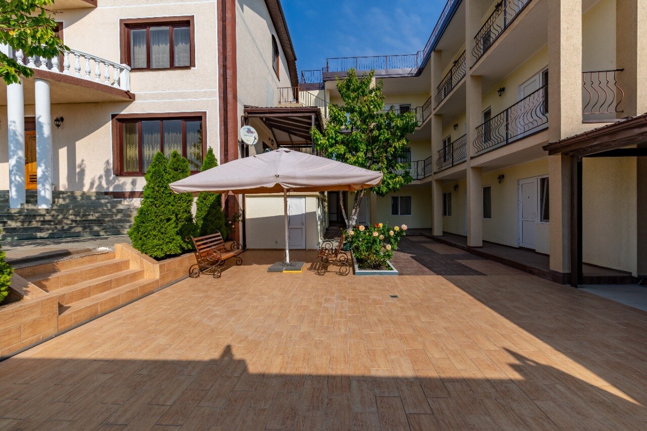 Фото отеля 1