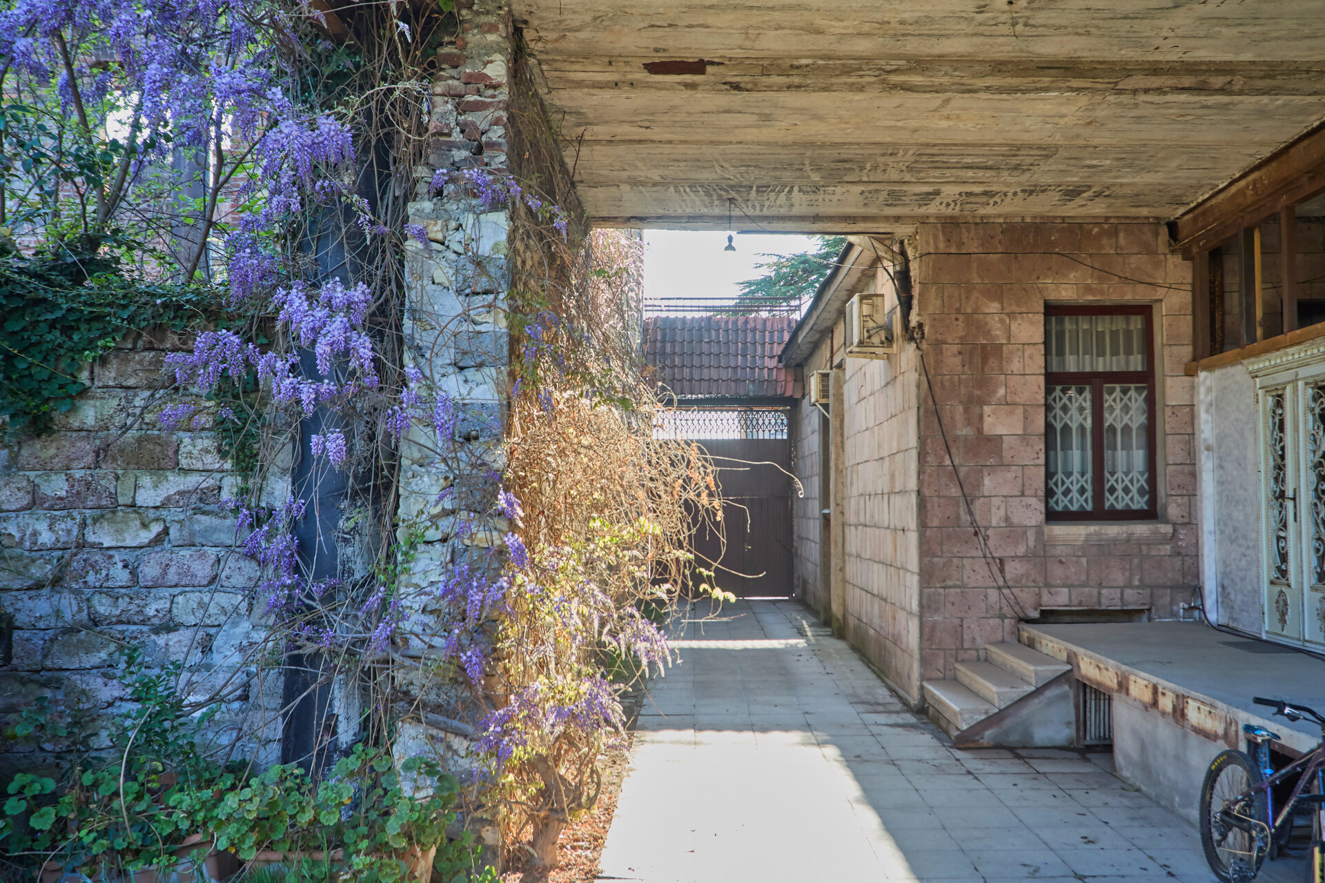 Фото Уникальный дом в центре Сухума