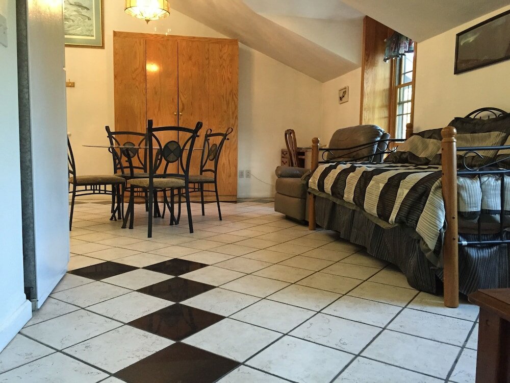 Фото 7 Gables Inn & Suites