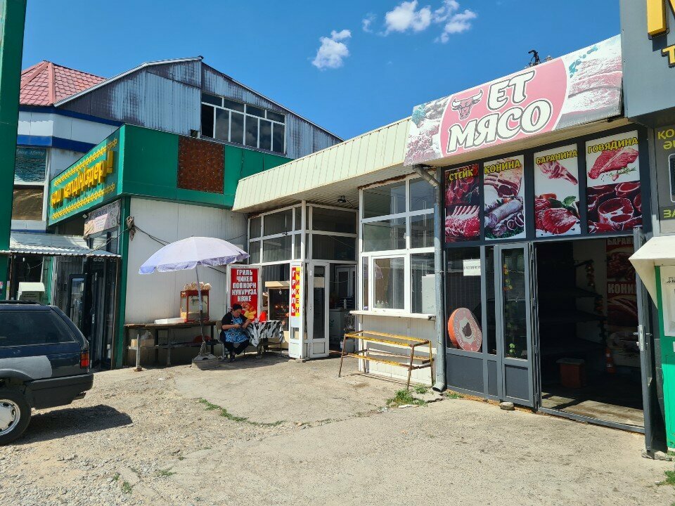 Fast food Kiosk selling grilled chickens, Chimkent, photo