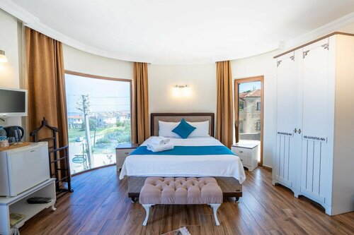 Гостиница Cunda Giritlioğlu Otel в Айвалыке