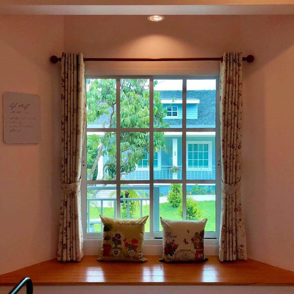 Фото Little Cottage