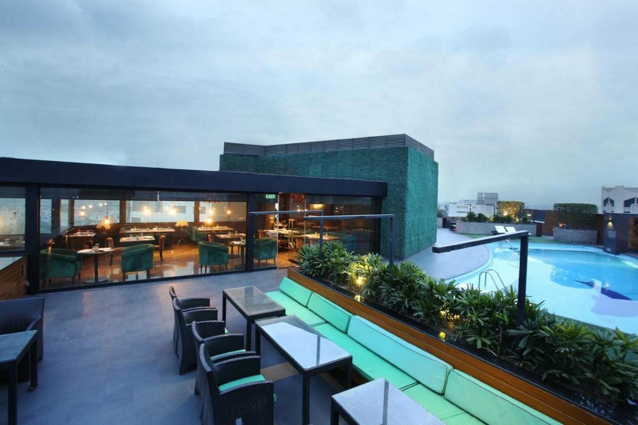 Фото Фор Пойнтс бай Шератон Лахор