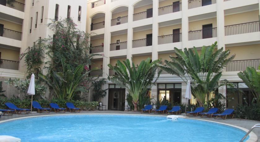 Фото отеля 2