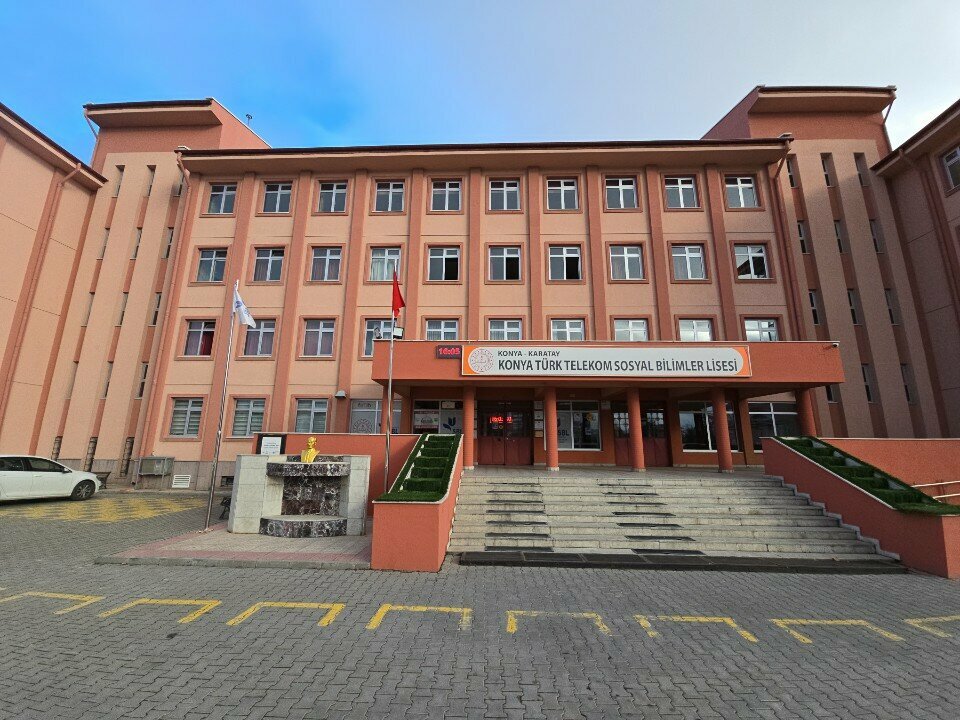 تعليم ثانوي Konya Turk Telekom Sosyal Bilimler Lisesi ، قونية، صورة