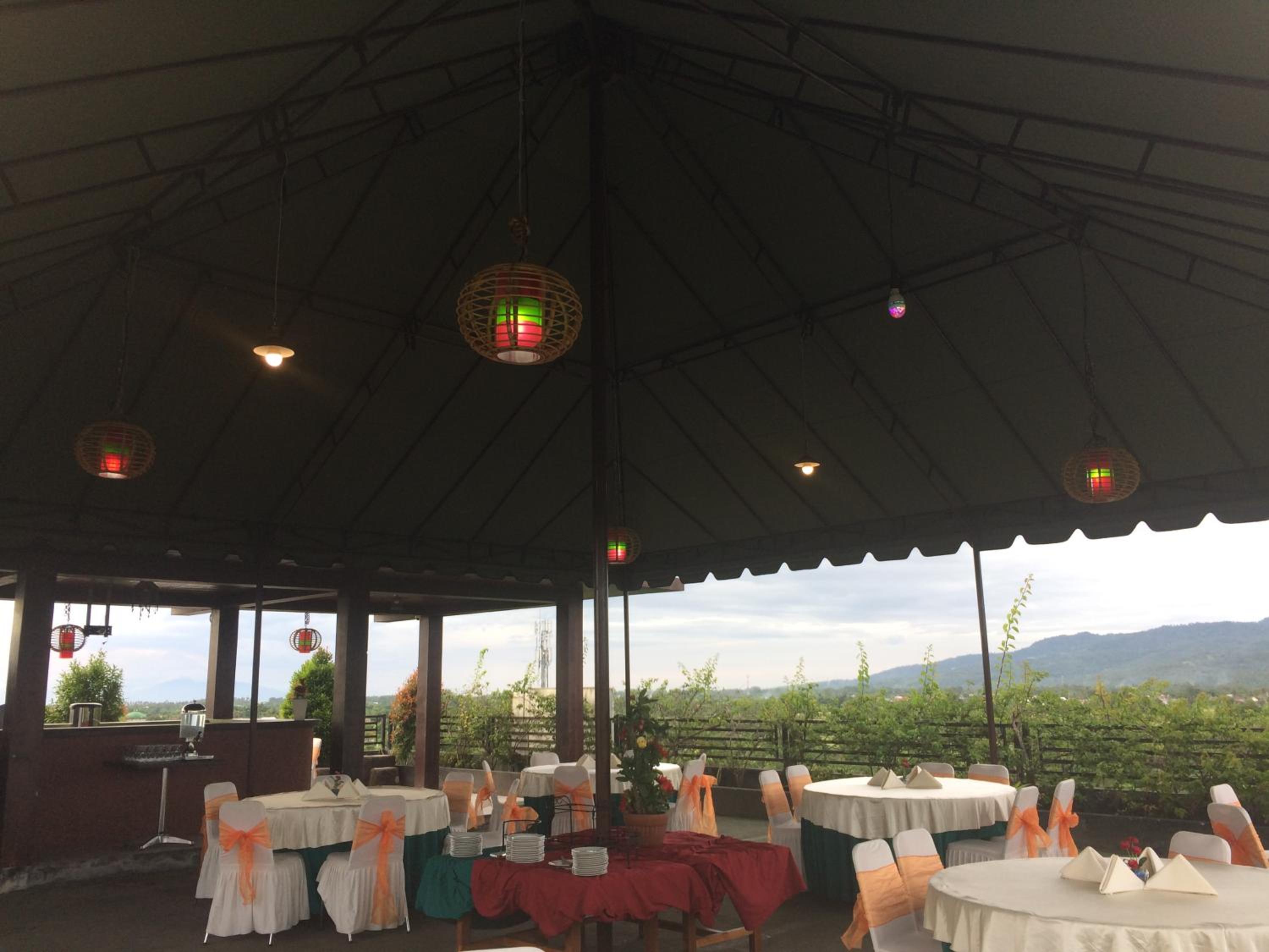 Фото Pratama Hotel and Convention