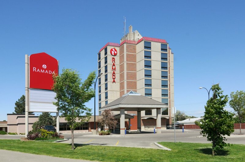 Гостиница Ramada by Wyndham Lethbridge в Летбридже