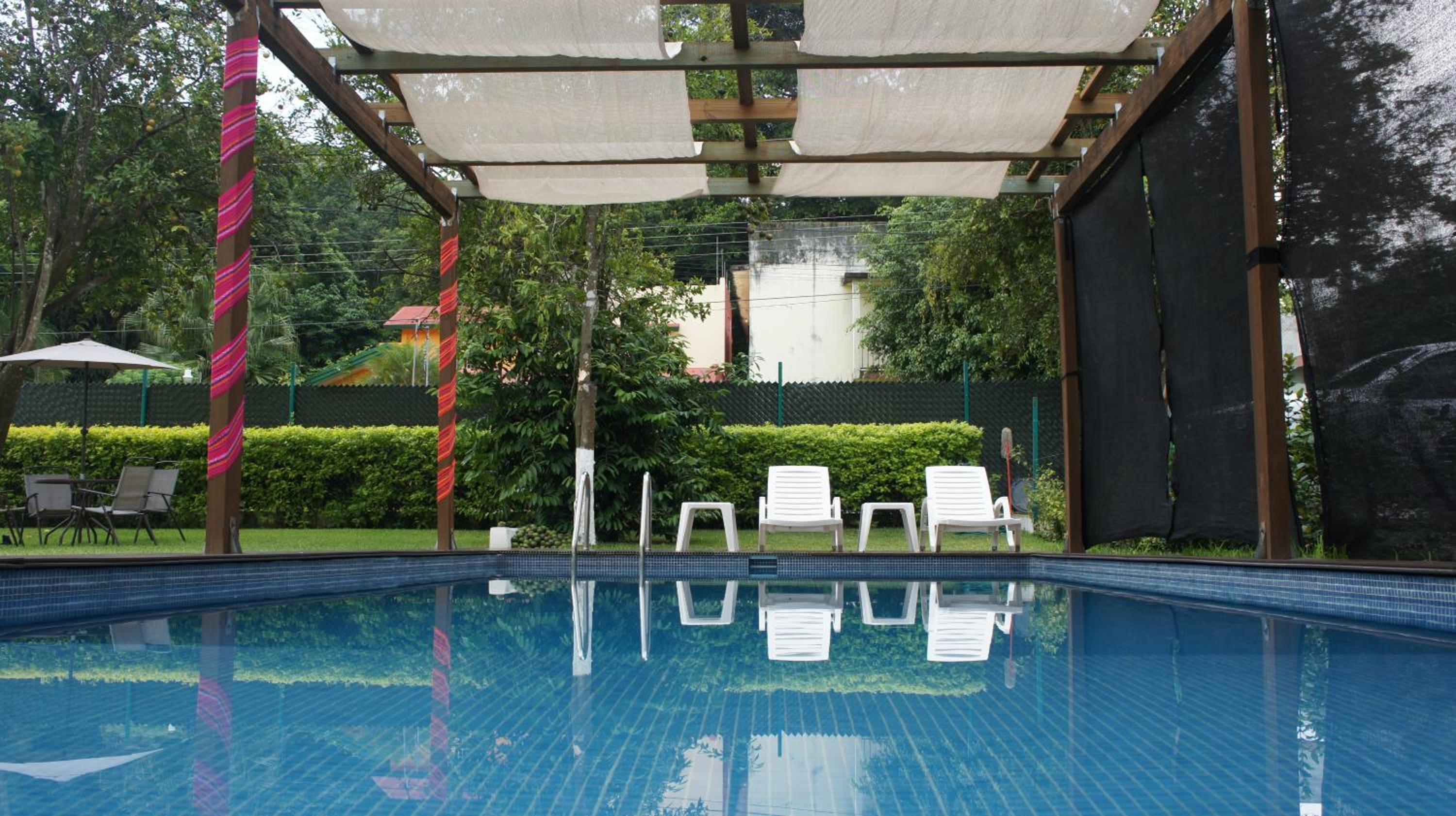 Фото Relax Inn Suites