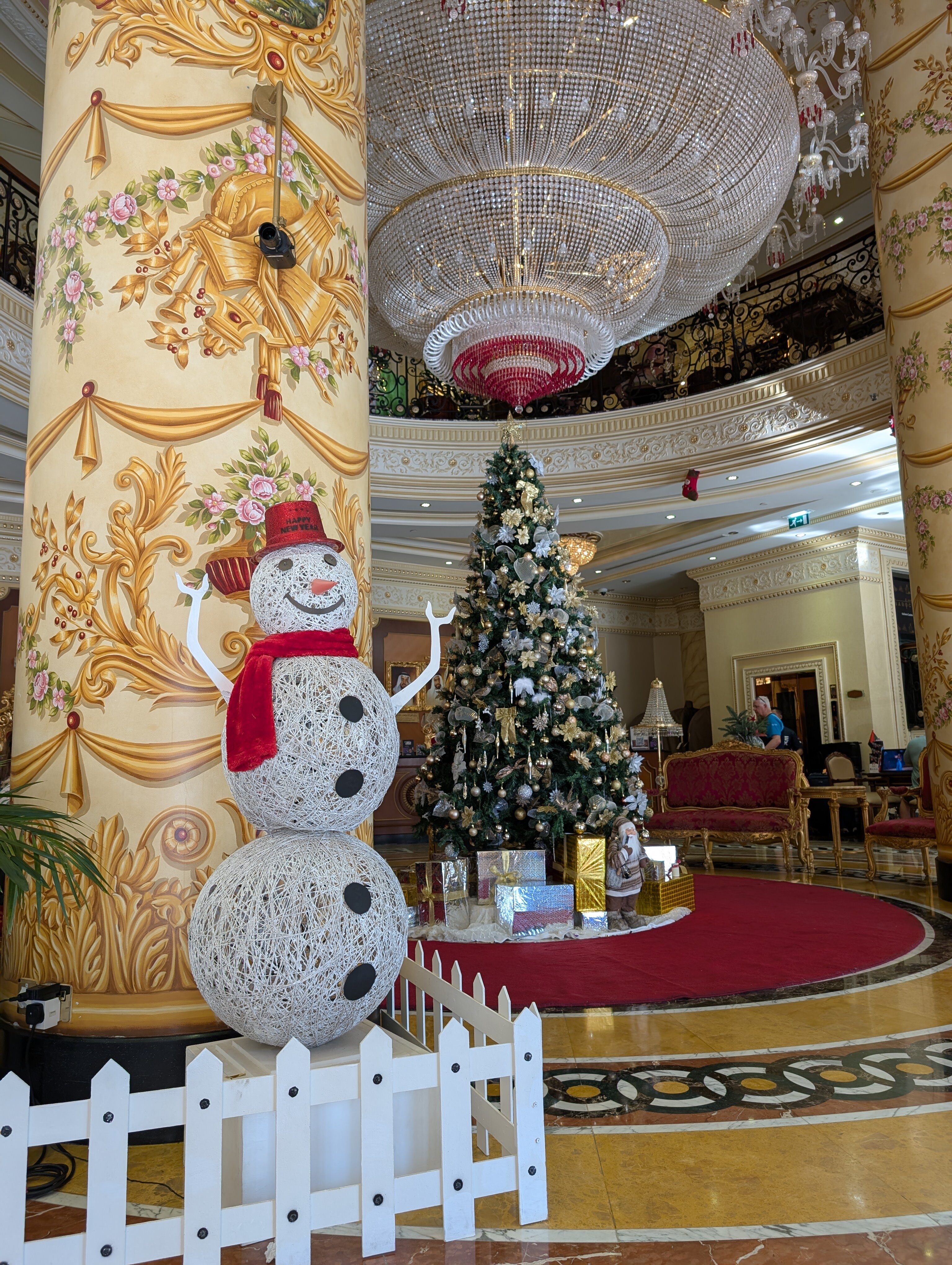 Фото Royal Rose Abu Dhabi, a Curio Collection by Hilton Affiliated Hotel