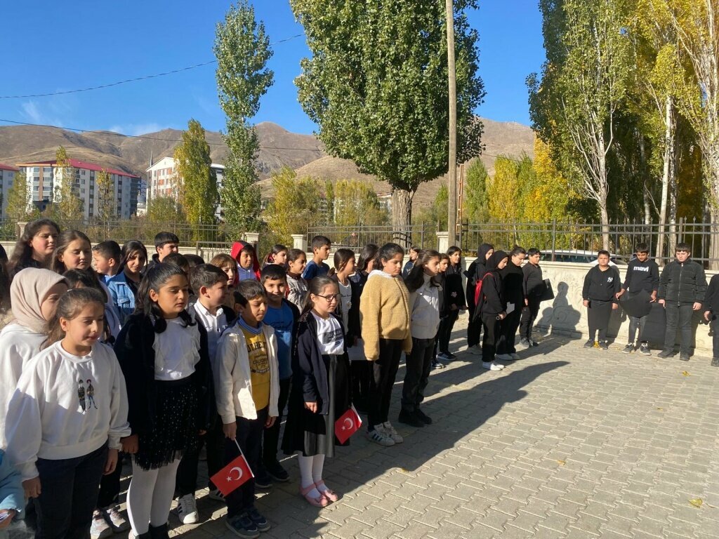 School Husrevpasa Middle School, Bitlis, photo