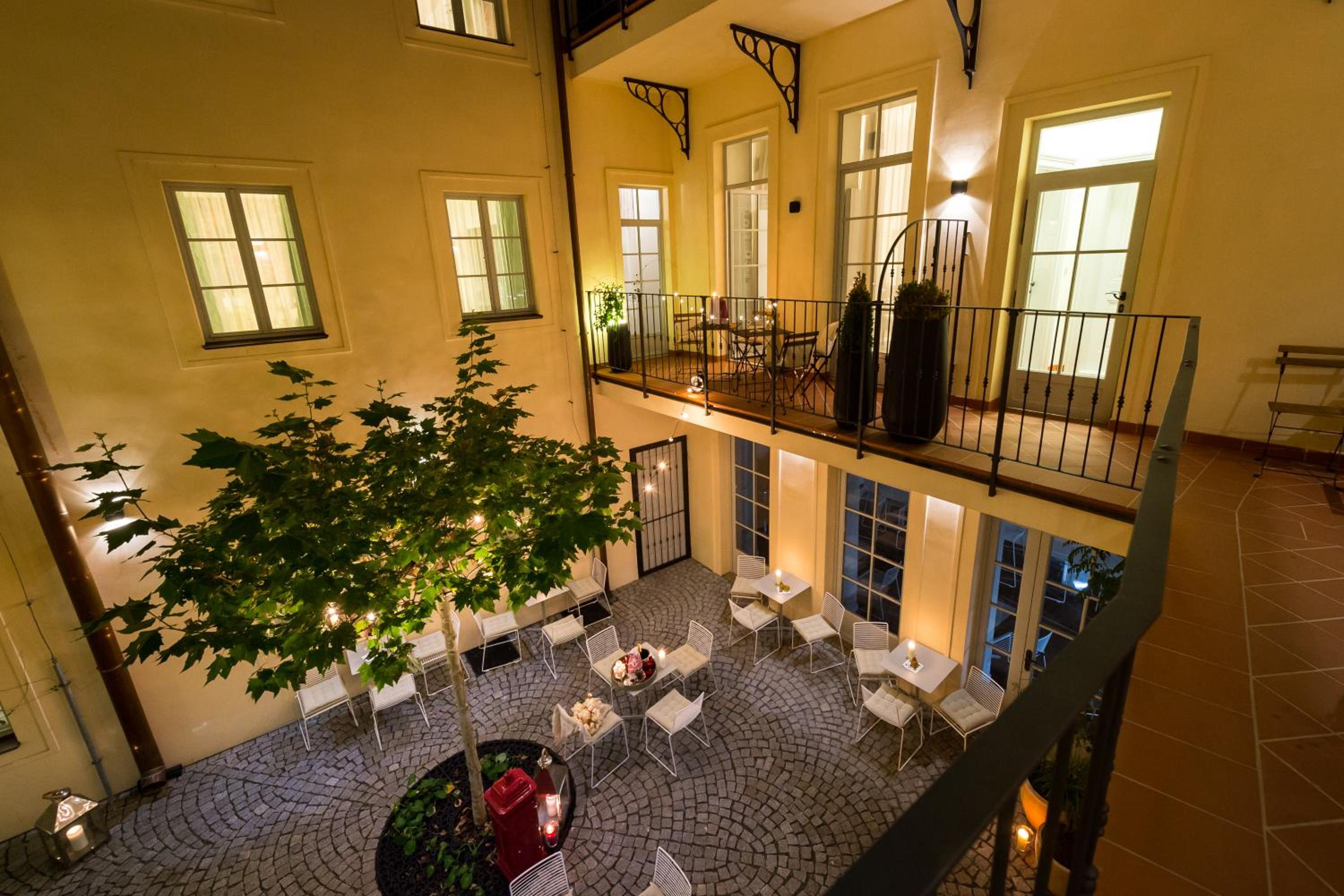 Фото Old Royal Post Hotel