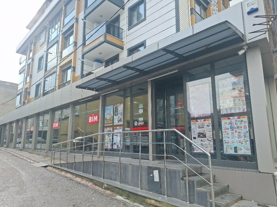 Supermarket Bim, Istanbul, photo