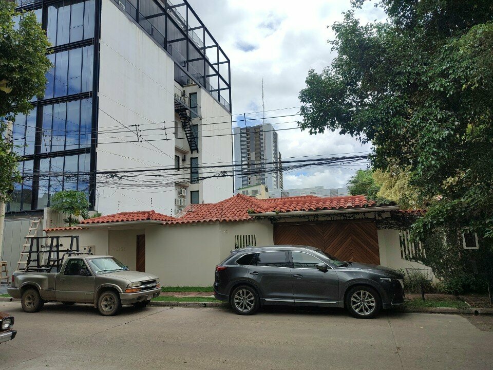 Clothing store Weise Atelier, Santa Cruz de la Sierra, photo