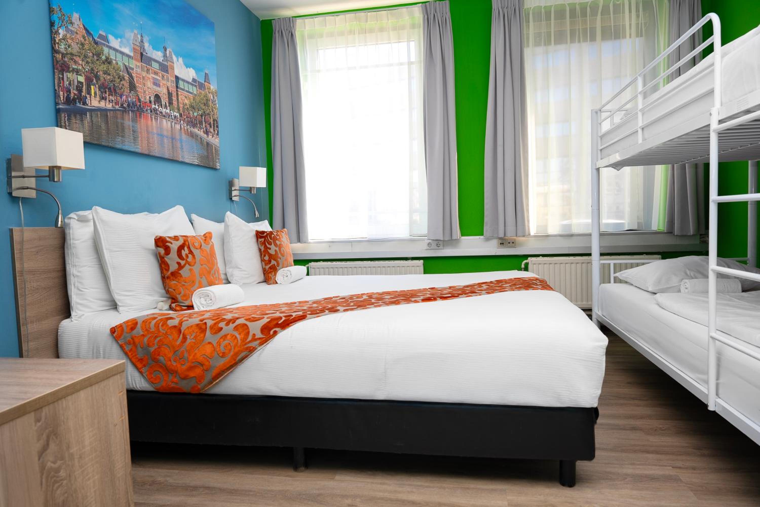 Фото Amsterdam Teleport Hotel