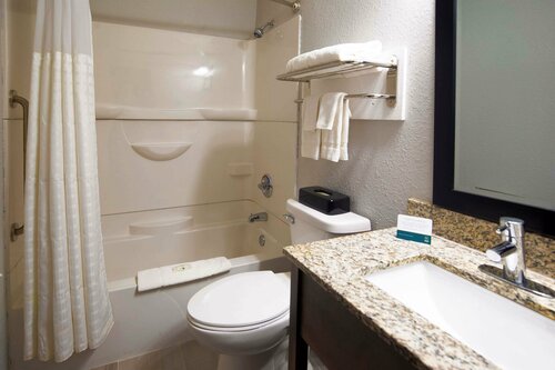 Гостиница Quality Inn & Suites