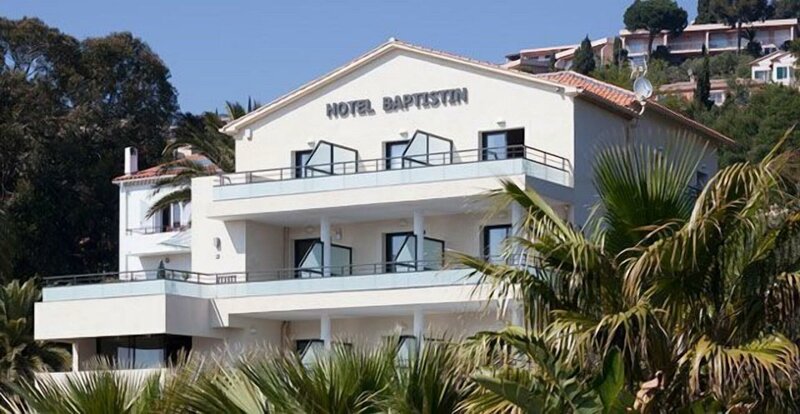 Гостиница Hotel Baptistin Lavandou в Ле-Лаванду