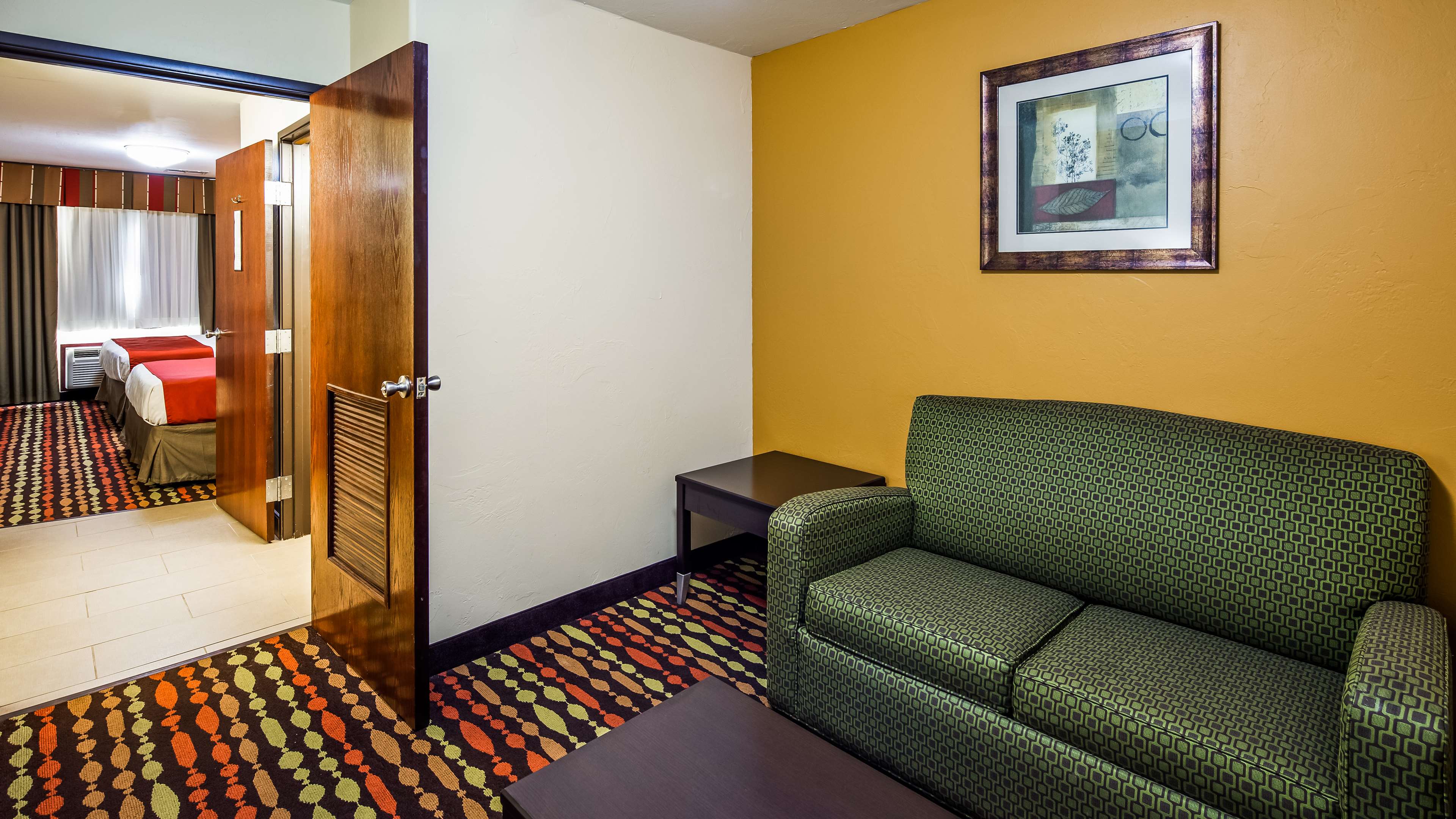 Фото Best Western Greentree Inn & Suites
