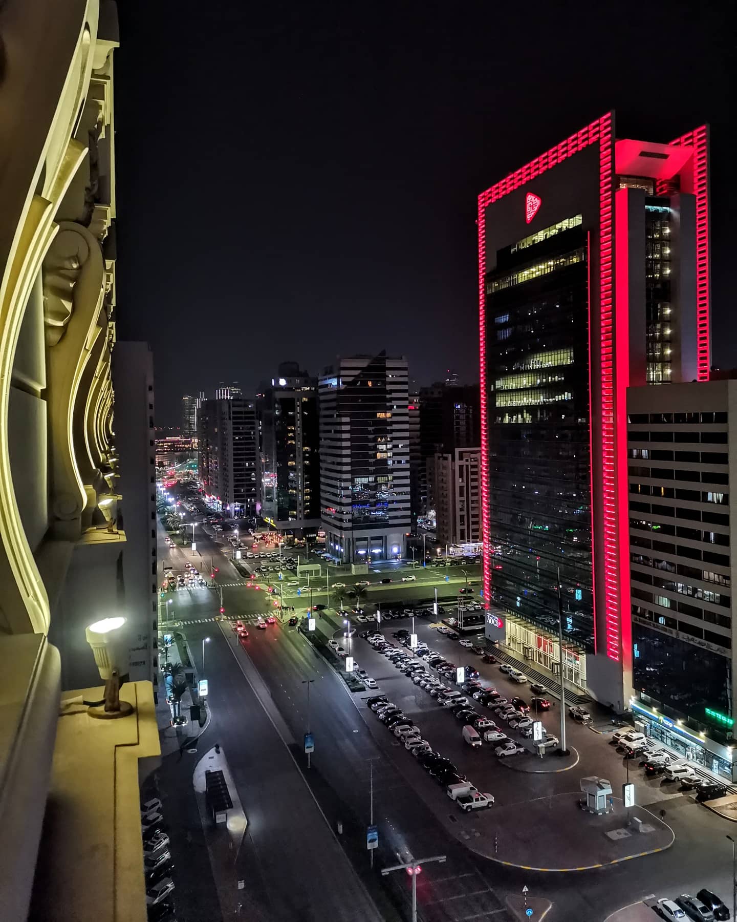 Фото Royal Rose Abu Dhabi, a Curio Collection by Hilton Affiliated Hotel