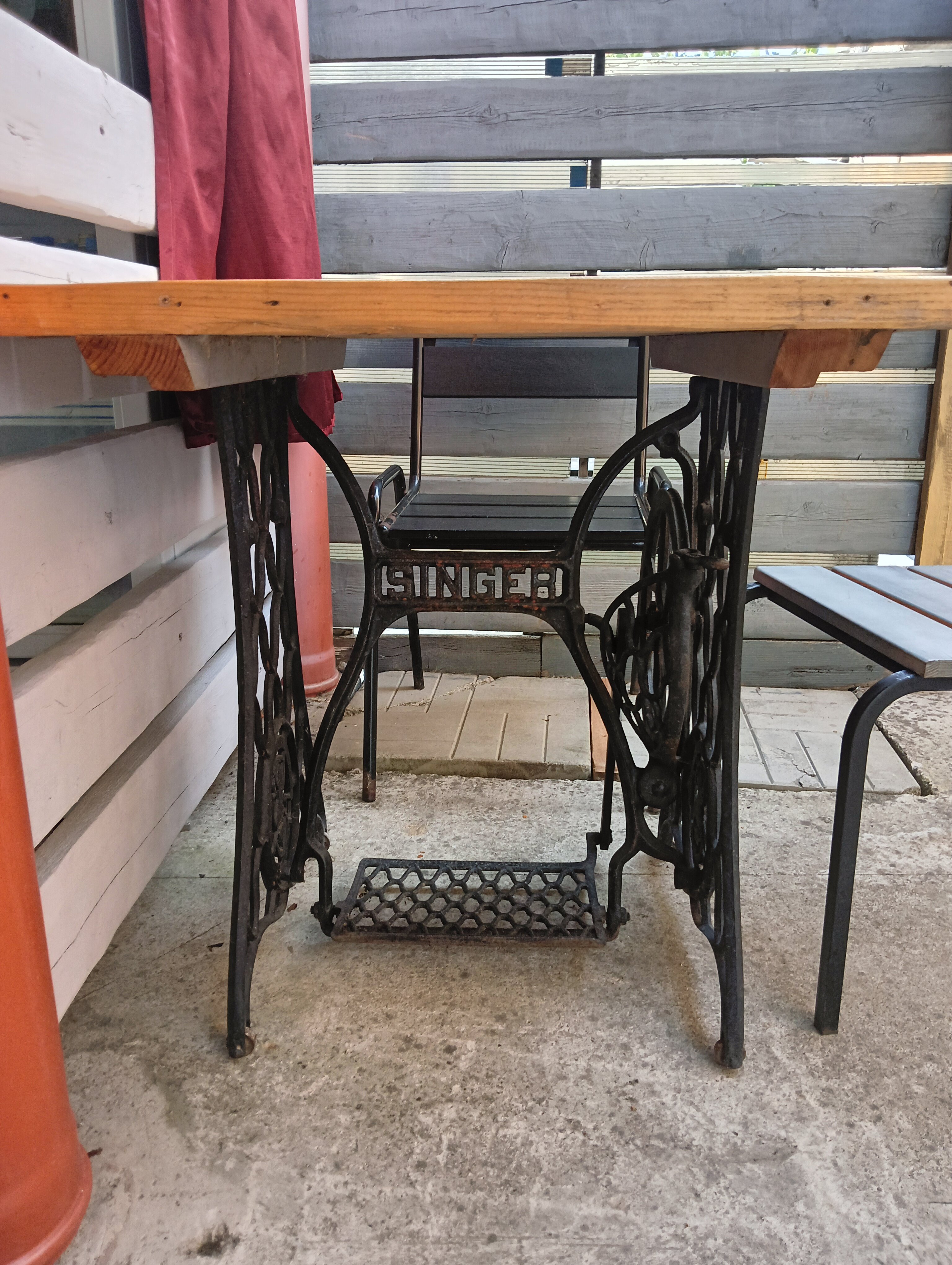 Фото Сингер