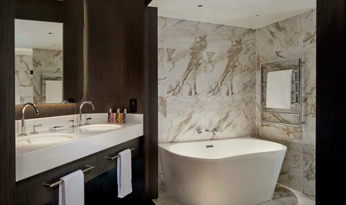 Гостиница The Westminster London, Curio Collection by Hilton в Лондоне
