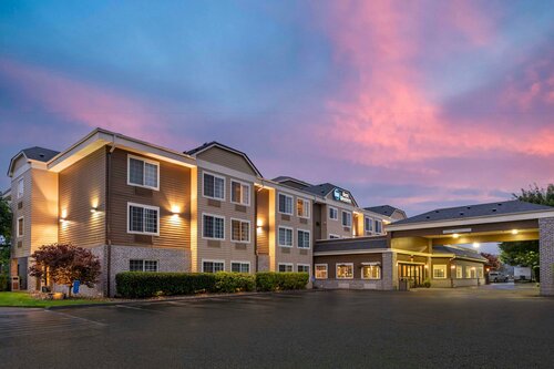 Гостиница Comfort Suites Columbia River в Астории