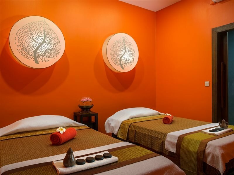 Фото Golden Temple Hotel