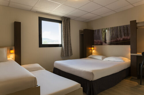 Гостиница The Originals City, Hôtel Clermont-Ferrand Sud Aubière