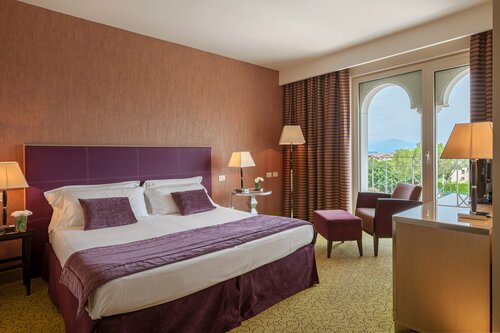 Гостиница Hotel Nazionale в Дезенцано-дель-Гарда