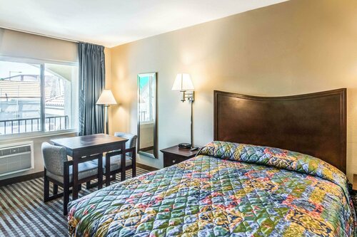 Гостиница Rodeway Inn Regalodge в Глендейле