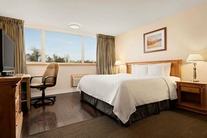Travelodge Richmond Hill (Ontario, Richmond Hill, Yonge Street), hotel