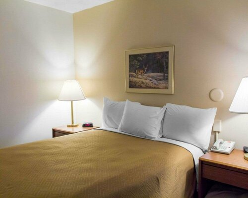 Гостиница Econo Lodge Limon