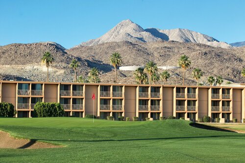 Гостиница WorldMark Palm Springs - Plaza Resort and SPA в Палм-Спрингс