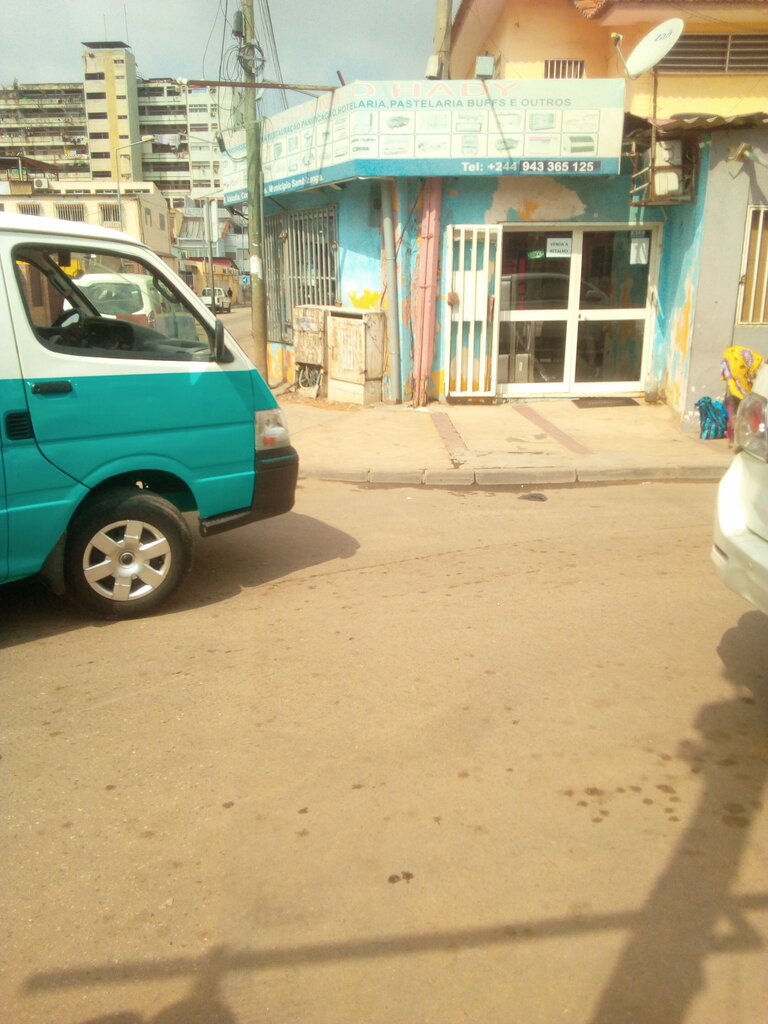 Items for mobile phones Moamed hady, Loanda, photo