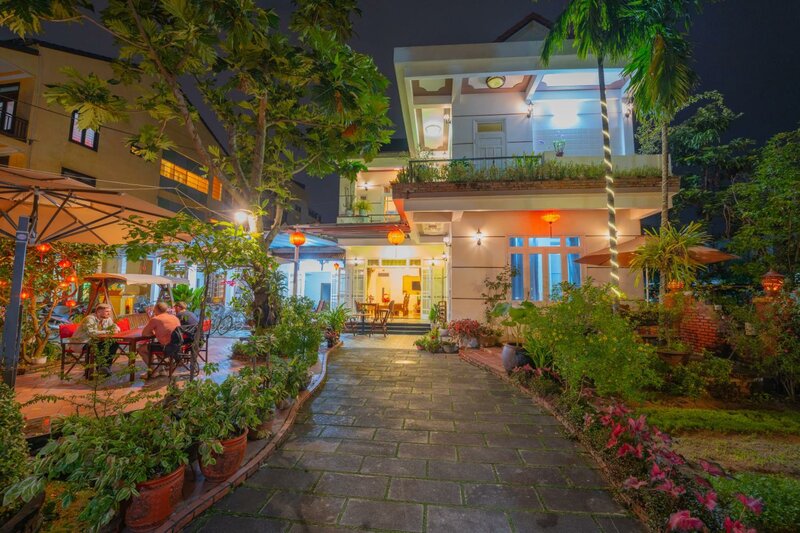 Гостиница Strawberry Garden Homestay в Хойане