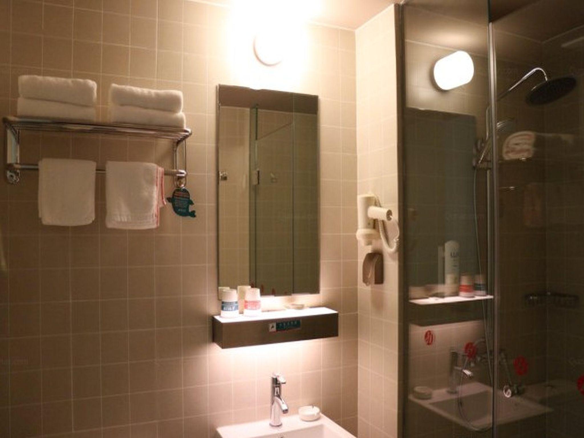 Фото Jinjiang Inn Select Xining West Wusi Road New Hualian Square