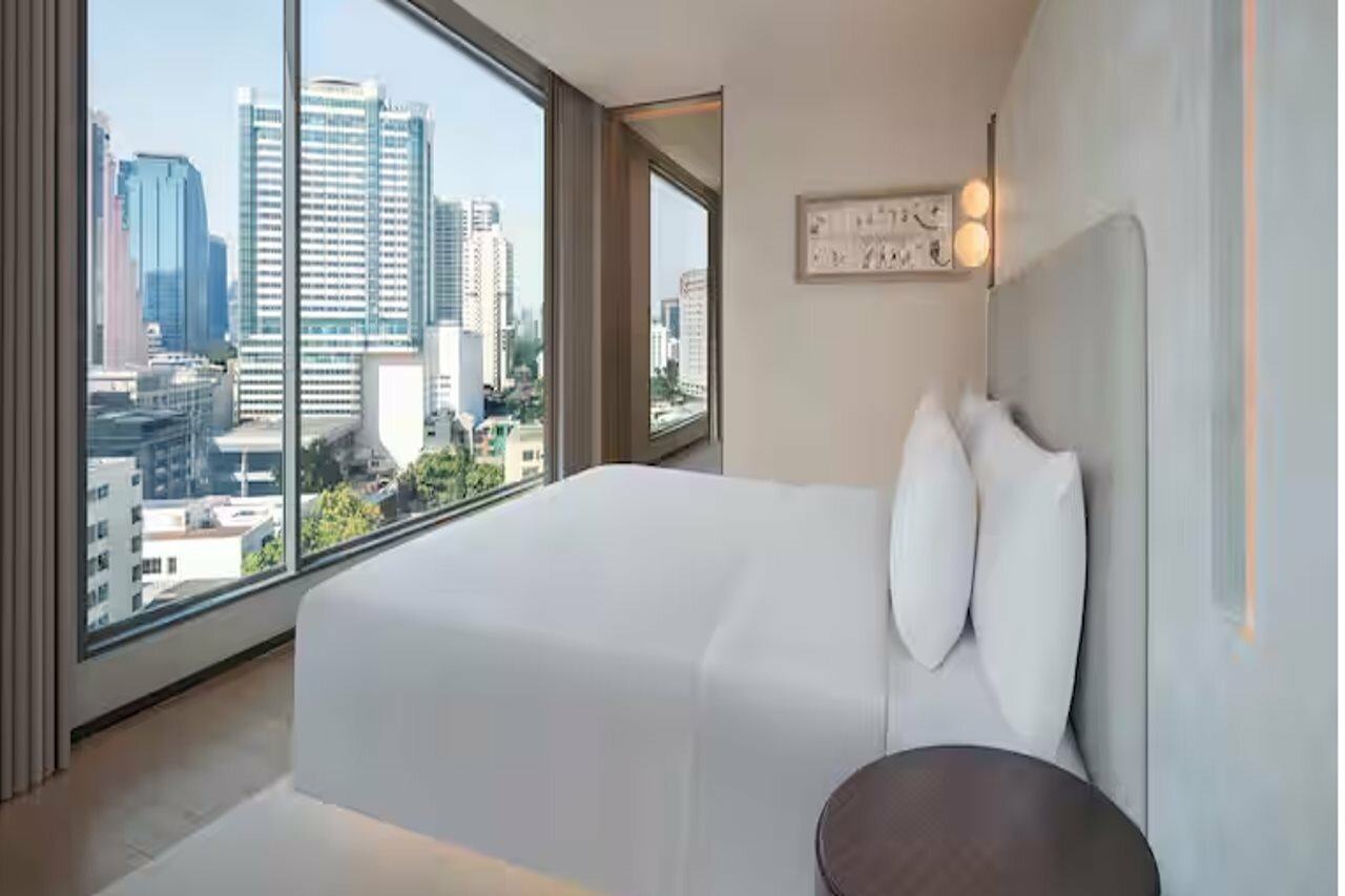 Фото KROMO Bangkok, Curio Collection by Hilton