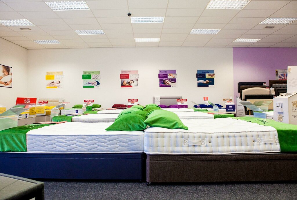 Furniture store Dreams Bradford, Bradford, photo