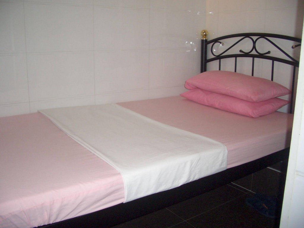 Фото Maple Leaf Guest House