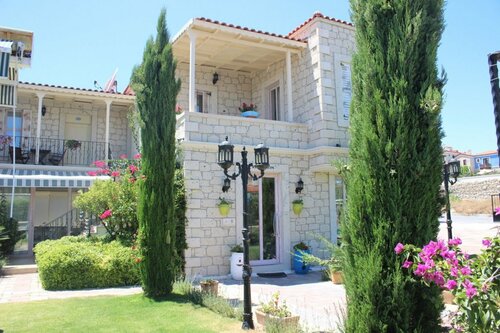 Гостиница Alacati Marina Palace в Алачаты