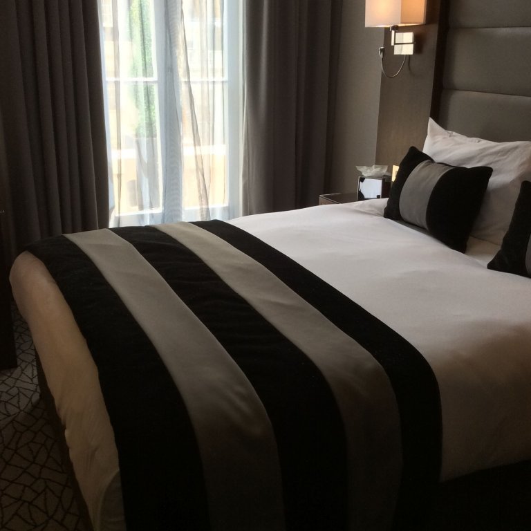 Фото Lancaster Hall Hotel