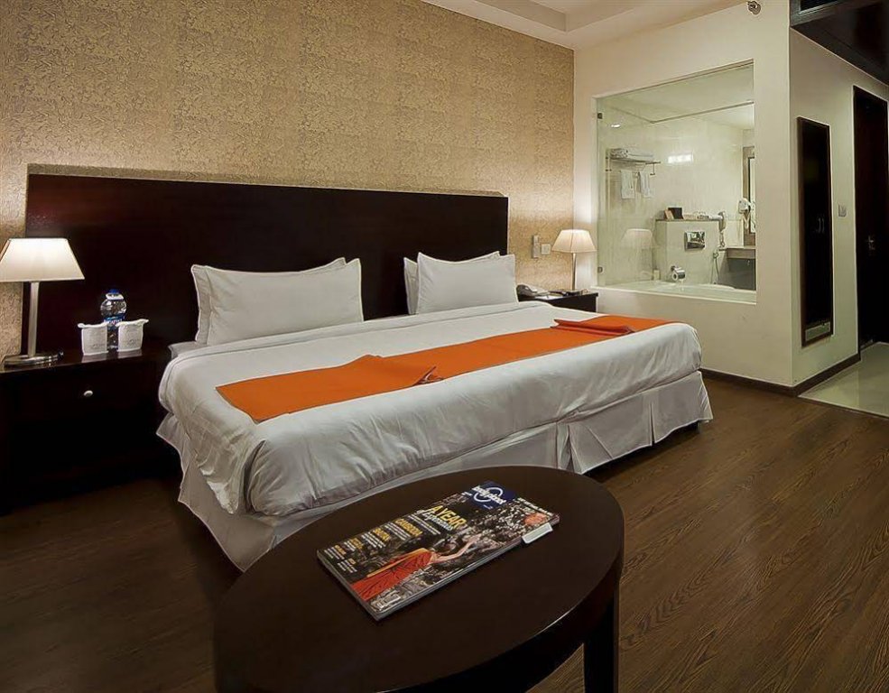 Фото The Fern Residency Gurgaon