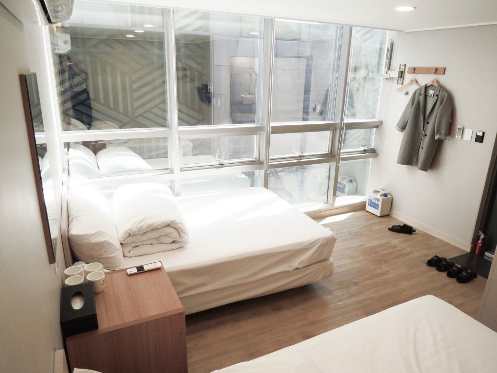 Фото Oyo Hostel Myeongdong 1