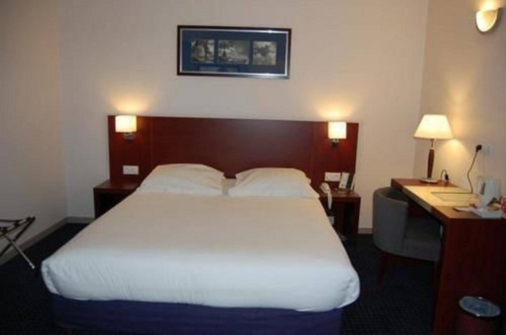 Фото Plessis Parc Hotel