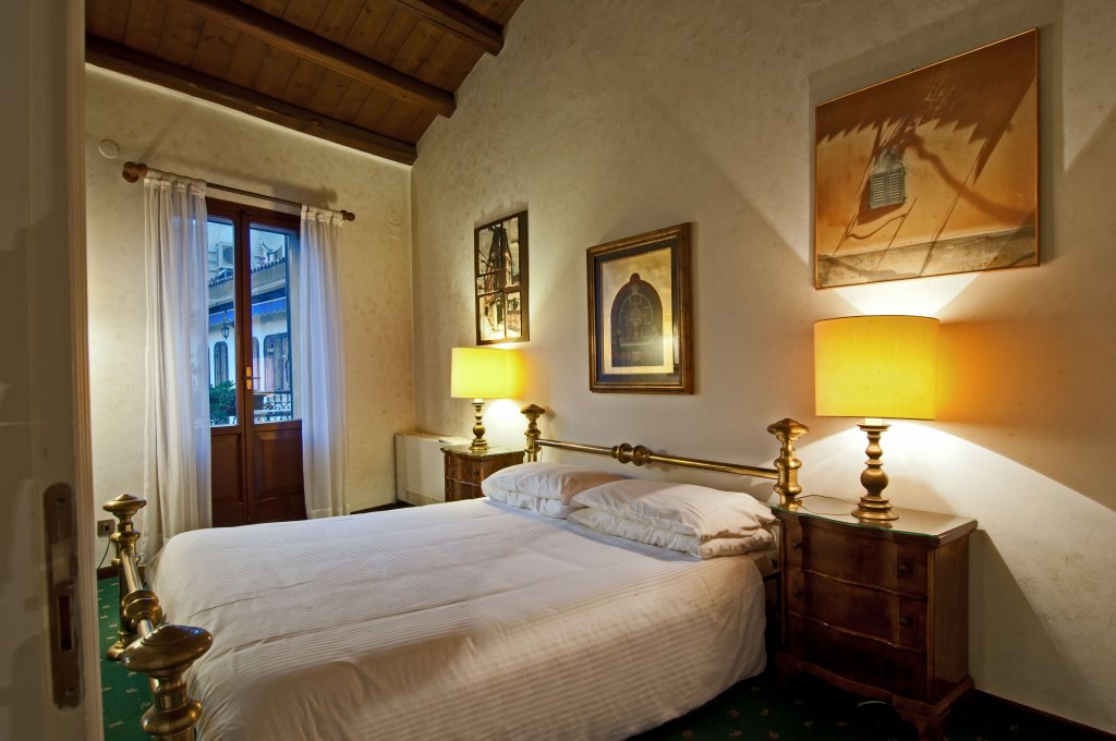 Фото Hotel La Fenice Et Des Artistes