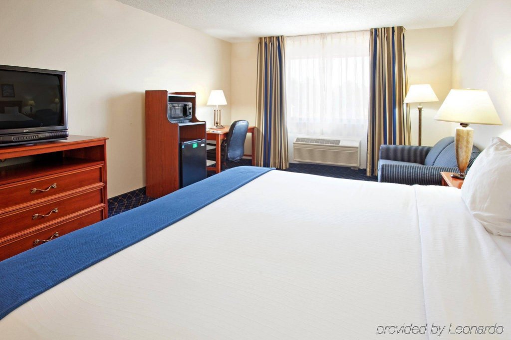 Фото Comfort Inn La Porte