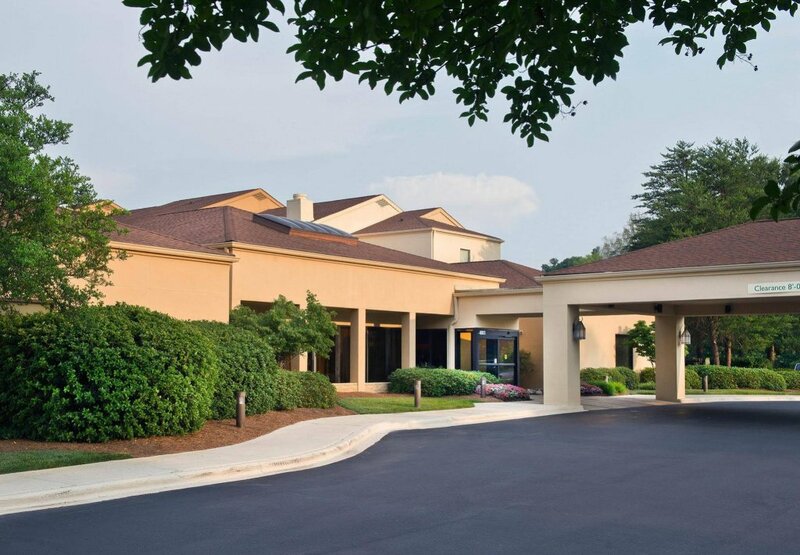 Гостиница Courtyard by Marriott Charlotte Southpark в Шарлотте
