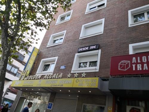 Фото Hostal Golden Alcalá
