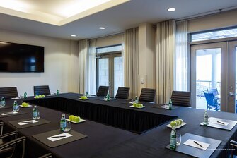 Фото Delta Hotels by Marriott Guelph Conference Centre