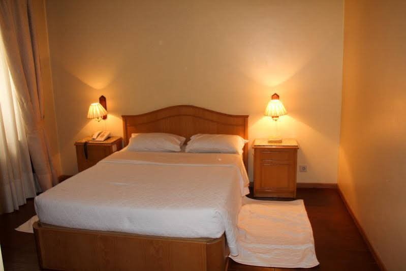 Фото Hotel Residencial Portucalense